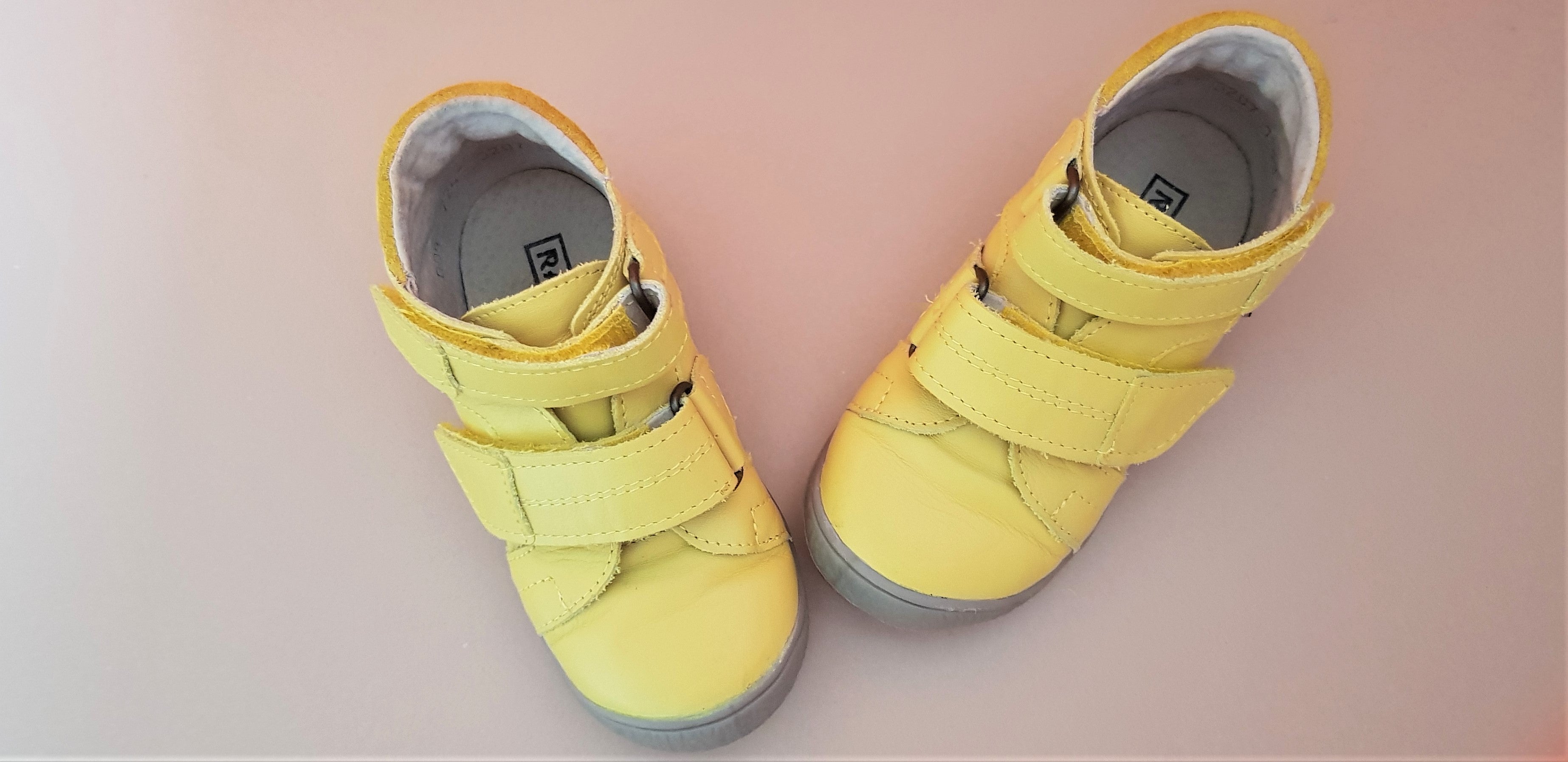 Children's shoes - Yellow