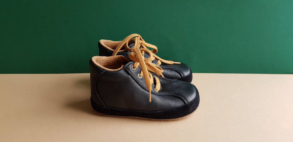 Barefoot Vintage style first shoes with laces in black leather