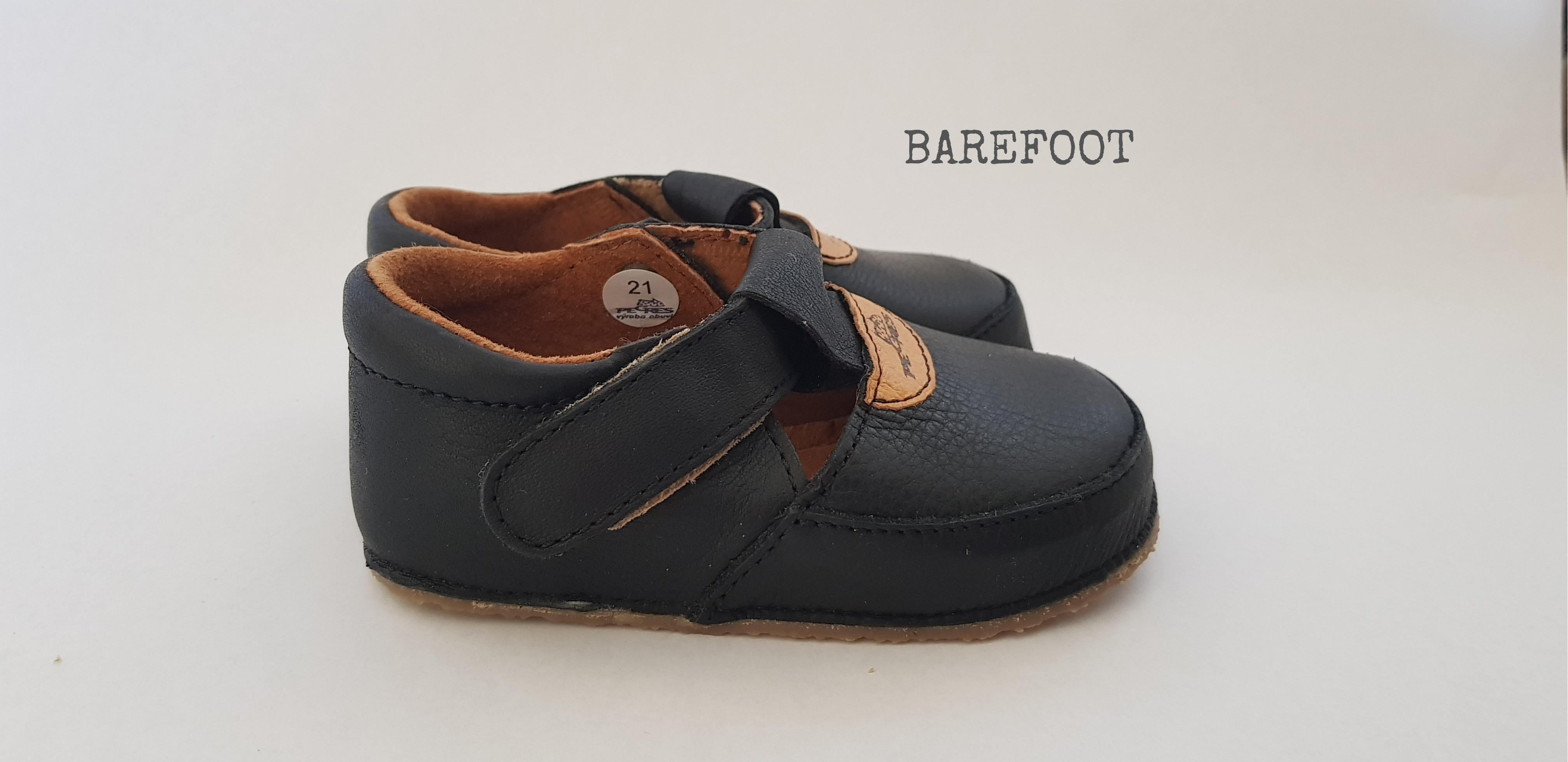 Vintage-style T-bar Shoes BF - black